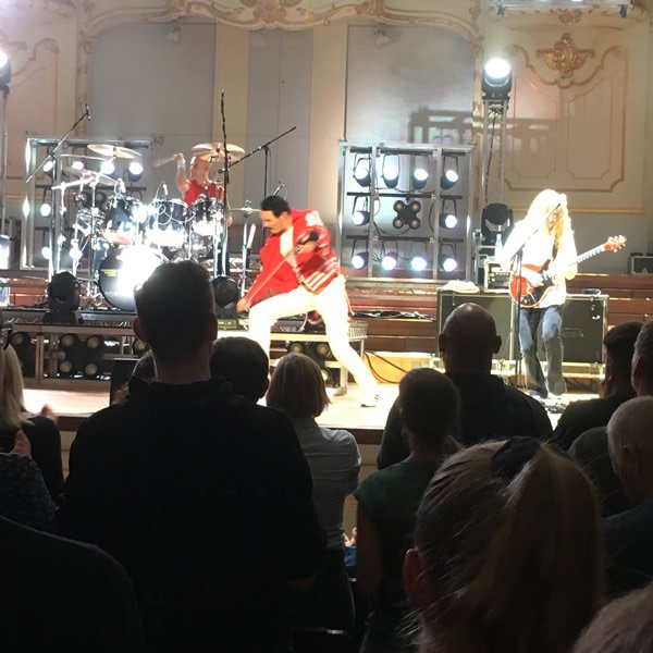 post_0824_one_night_of_queen_2 post_0824_one_night_of_queen_2